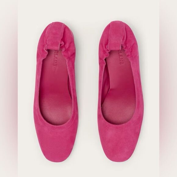 NEW EVERLANE The Day Pump in Red Currant Suede - Picture 4 of 6